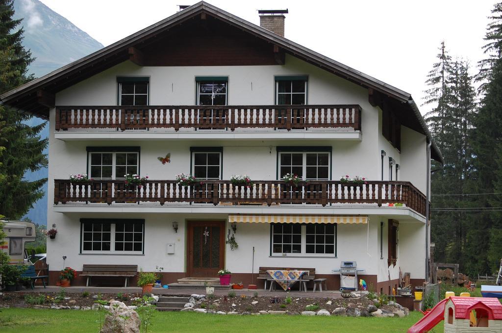 Haus Waldrast Lägenhet Elbigenalp Rum bild