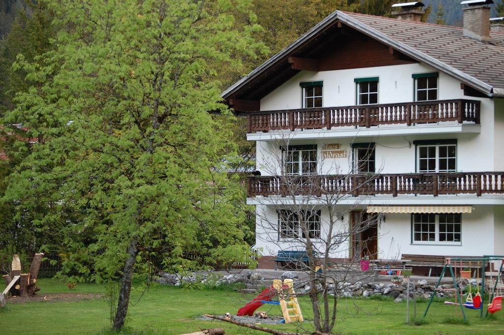 Haus Waldrast Lägenhet Elbigenalp Exteriör bild